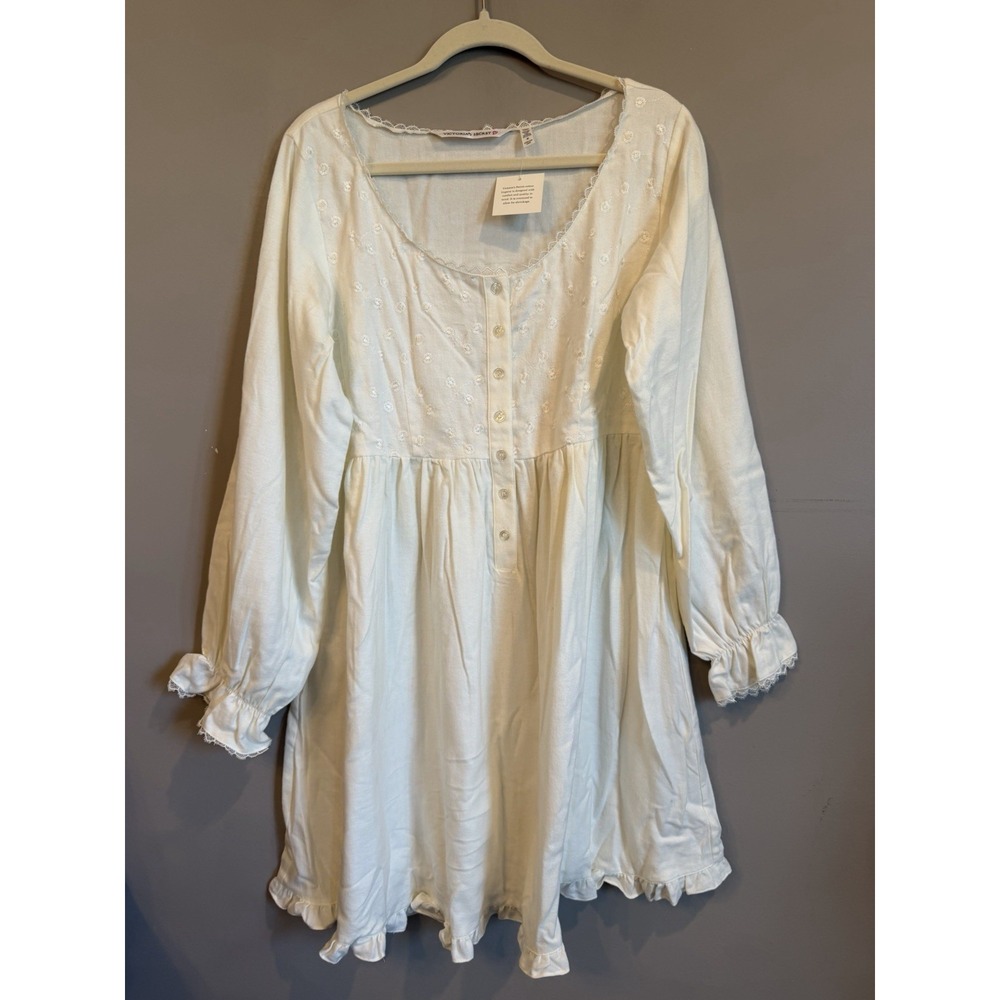 NWT Vintage 90s Deadstock Victorias Secret Med Cottagecore Embroidered Nightgown